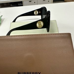 Brand new Burberry sunglasses - black